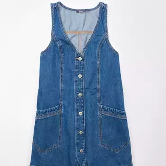 American Age Dresses & Skirts - American Eagle Front Bottom Mini Dress Denim XS